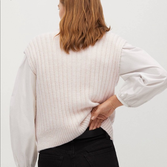 Sleeveless knit vest, short turtleneck with zipper - Picture 3 of 10